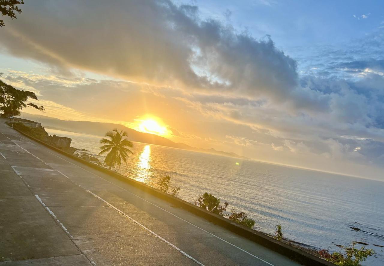 Happy Island Inn Virac 外观 照片